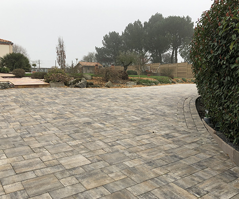 Thorad Sand, polymer sand for outdoor stone, terracotta and ceramic flooring.